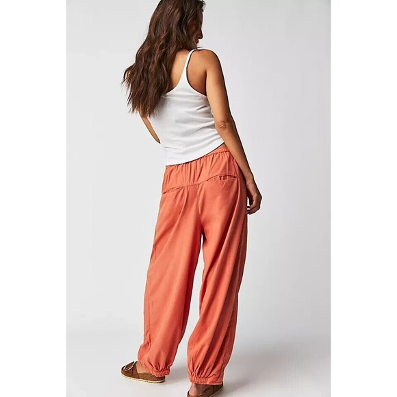 Free People To The Sky Parachute Pants Pull-on Low-Rise Solid Smocked XS 270584 - Picture 2 of 8